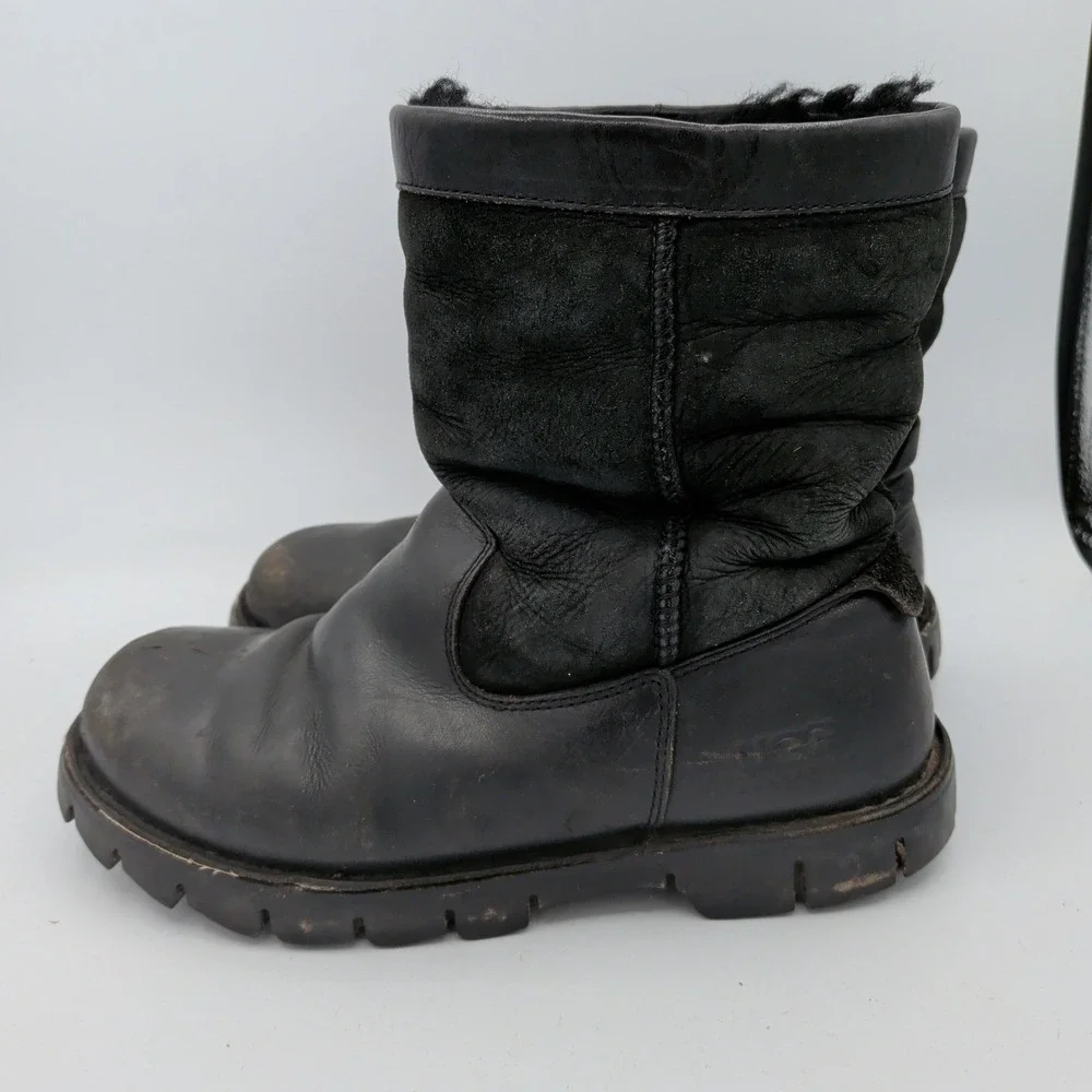 UGG Australia Adirondack Boot II Black Leather Sheepskin Snow Boots Mens 8 5485